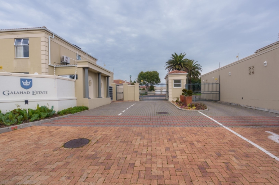 2 Bedroom Property for Sale in Royal Ascot Western Cape